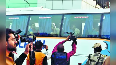 PHOTOS: रांची पहुंची भारत-न्यूजीलैंड की टीमें, खिलाड़ियों की एक झलक पाने को बेताब हुए फैंस