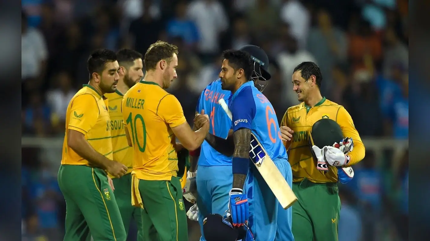 IND vs SA: भारत ने दक्षिण अफ्रीका को 8 विकेट से रौंदा, राहुल-सूर्या ने की तूफानी साझेदारी, देखें तस्वीरें