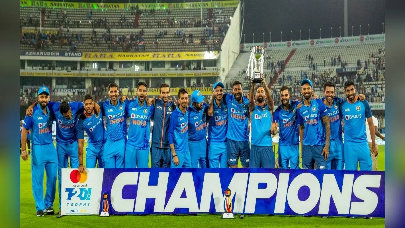 IND vs AUS 3rd T20: कोहली-सूर्या के तूफानी पारी से भारत ने ऑस्ट्रेलिया को चटाई धूल, सीरीज पर किया कब्जा