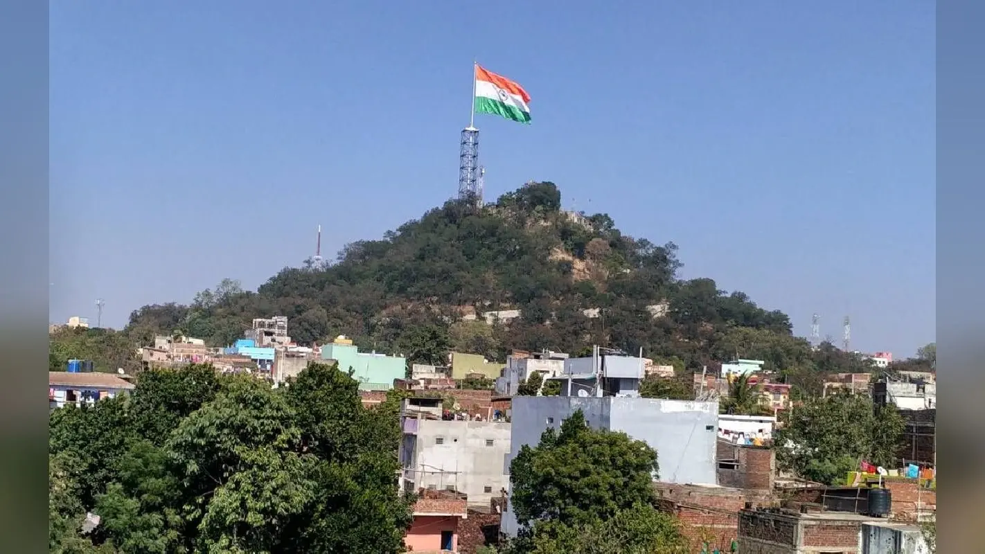 Independence Day 2023 Temple Visit: इस मंदिर में हर 15 अगस्त को फहराया जाता है तिरंगा,जानें इसके पीछे की कहानी