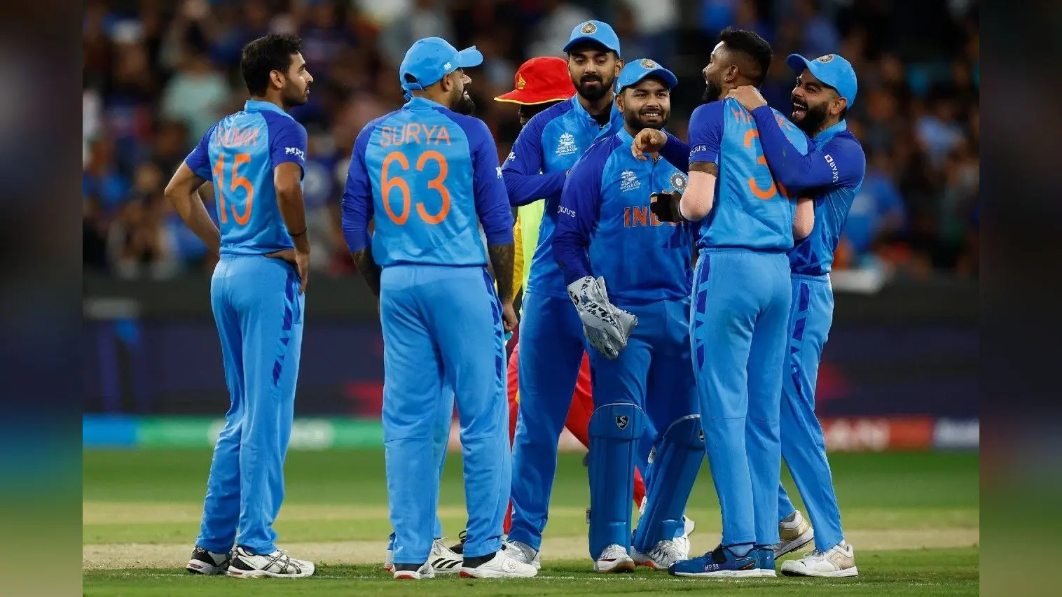T20 World Cup: इंग्लैंड से भिड़ने से पहले टीम इंडिया ने ‘ब्रिटिश राज’ में उठाया रात्रि भोज का लुत्फ