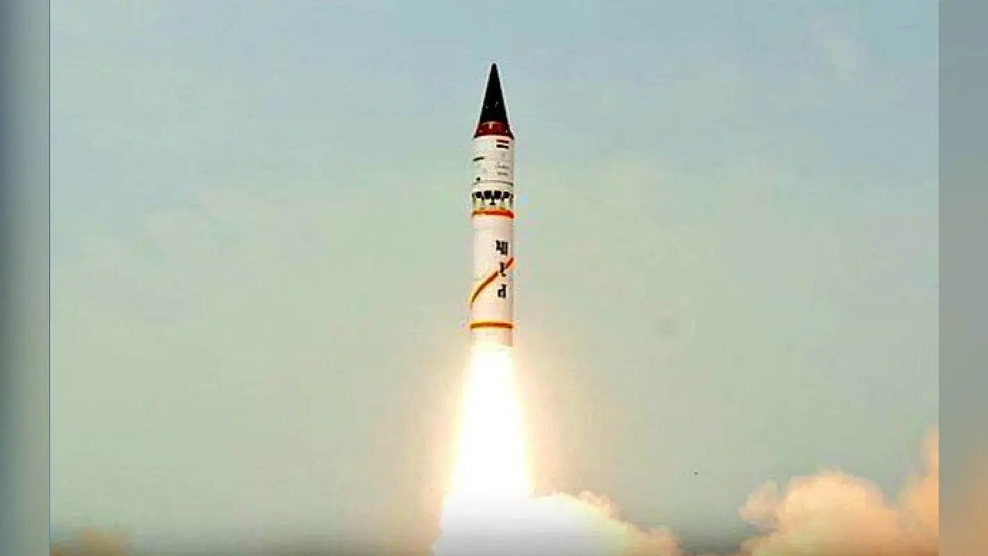 Agni-3 Missile: भारत ने अग्नि-3 मिसाइल का किया सफल प्रक्षेपण, मारक क्षमता देख कांप उठेंगे दुश्मन