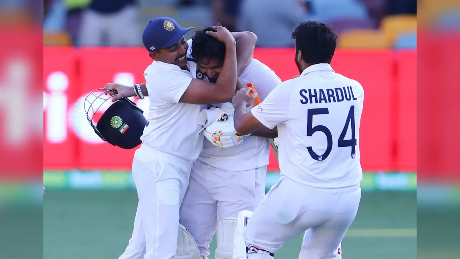 IND Vs AUS 3rd Test: सिडनी में सिराज पर भद्दे कमेंट पर भड़के पूर्व भारतीय खिलाड़ी, हरभजन ने खोले पुराने राज तो सहवाग ने कही ये बात
