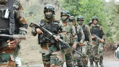 LAC Standoff : एलएसी पर भारत बढ़ा रहा है अपनी ताकत, चीन को चुनौती देने की है तैयारी