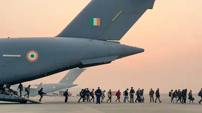 यूक्रेन से भारत पहुंचा चंदन का शव, रोते हुए बोली मां- बेटे को बक्से से निकालों उसका दम घुट रहा होगा