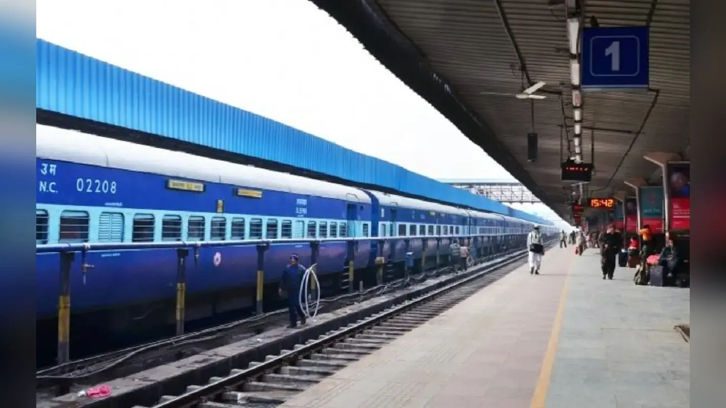 Rail Land Lease Policy: रेलवे स्टेशन पर हवाई अड्डे जैसी सुविधा! जल्द खुलेंगे रेस्तरां, शोरूम, खुदरा दुकान
