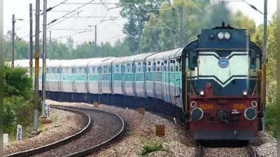 Indian Railways: दशहरा-दिवाली पर घर जाने के लिए टिकट बुक कराने वाले हो जाएं सावधान, आपकी जेब पर है ठगों की नजर