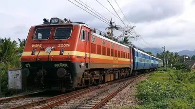 Job News: बिना परीक्षा होगा चयन, रेलवे में 2400 से ज्यादा पदों पर भर्तियां, जानें डिटेल