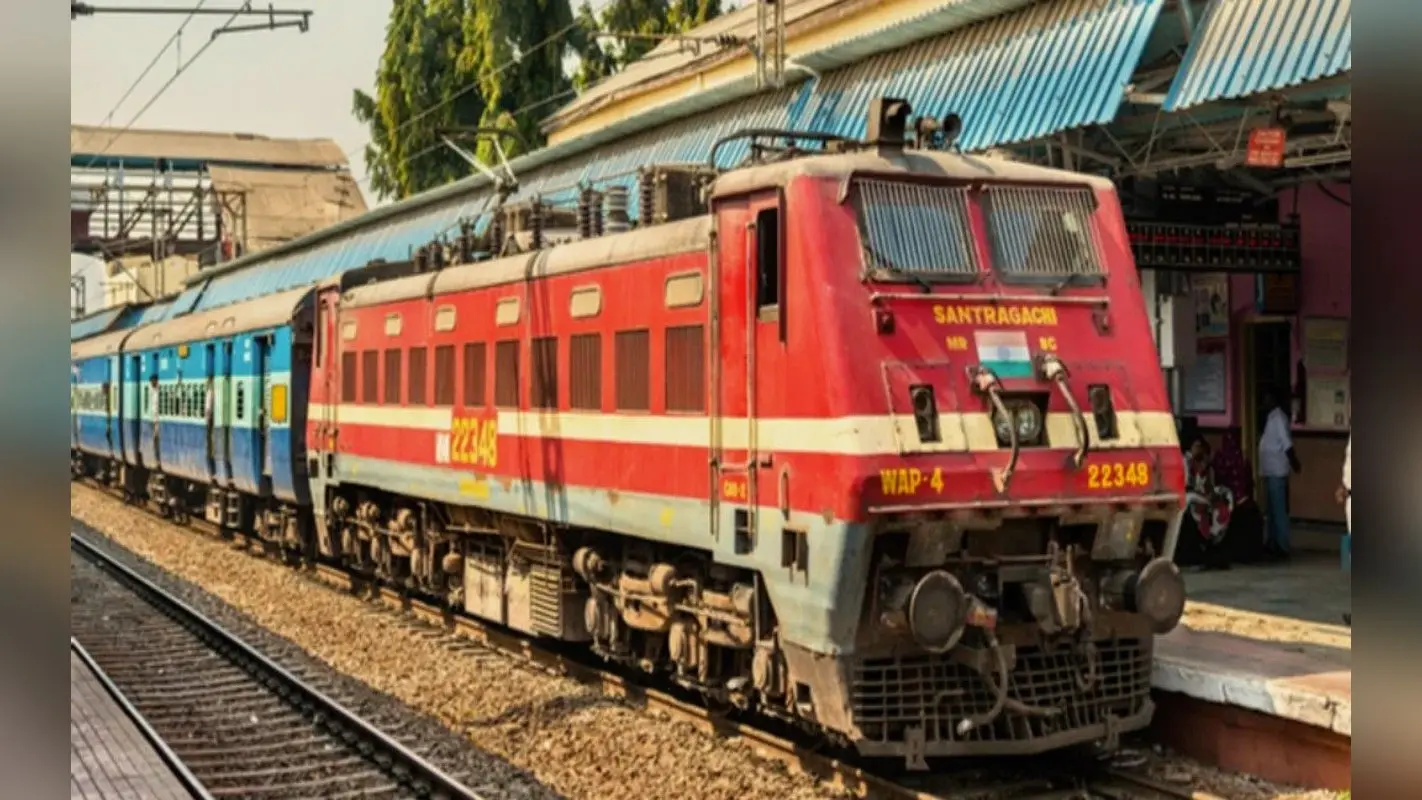 Indian Railways News: धुलियान पैसेंजर का इंजन फेल, तालझारी स्टेशन पर दो घंटे रुकी रही ट्रेन
