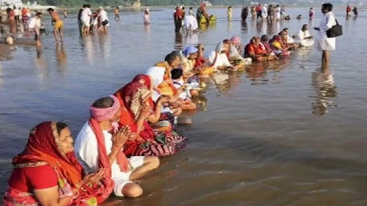 पितृपक्ष मेले में तीर्थयात्रियों को मिलेंगी कई नयी सुविधाएं, मंदिर प्रांगण में फोन ले जाने पर नहीं रहेगी रोक