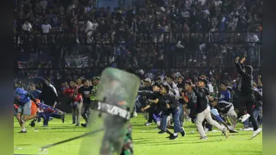 Indonesia: इंडोनेशिया में फुटबॉल मैच के दौरान मची भगदड़ में 129 की मौत, खिलाड़ियों पर भी हमला, कई घायल