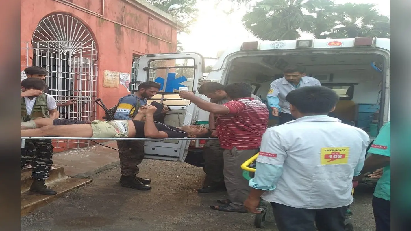 झारखंड में लातेहार के बाद चतरा में पुलिस-नक्सली मुठभेड़, CRPF जवान घायल, हेलीकॉप्टर से भेजा गया रांची