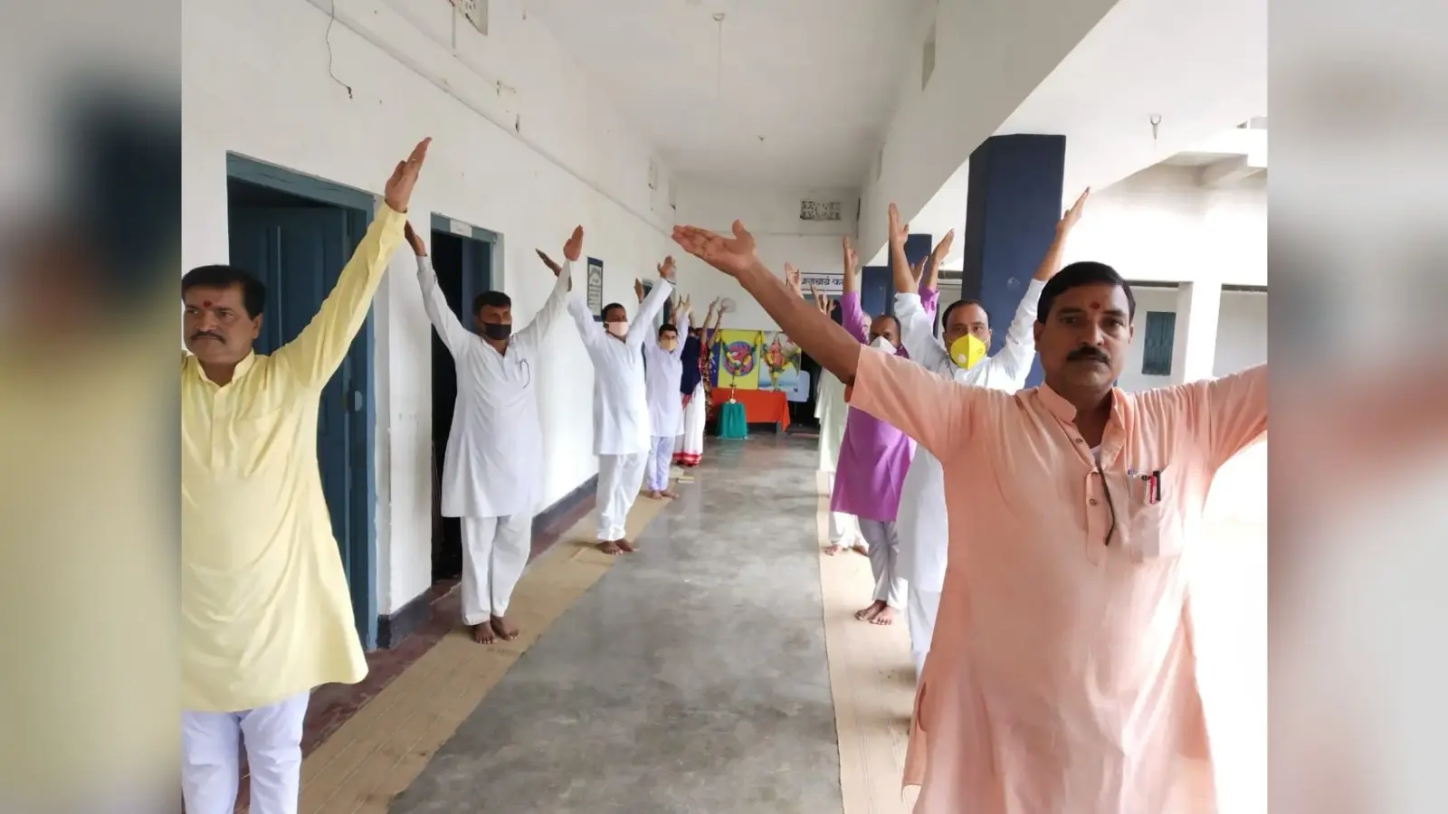 झारखंड : गढ़वा में अंतरराष्ट्रीय योग दिवस तैयारियां, सरस्वती विद्या मंदिर में चल रही प्रैक्टिस