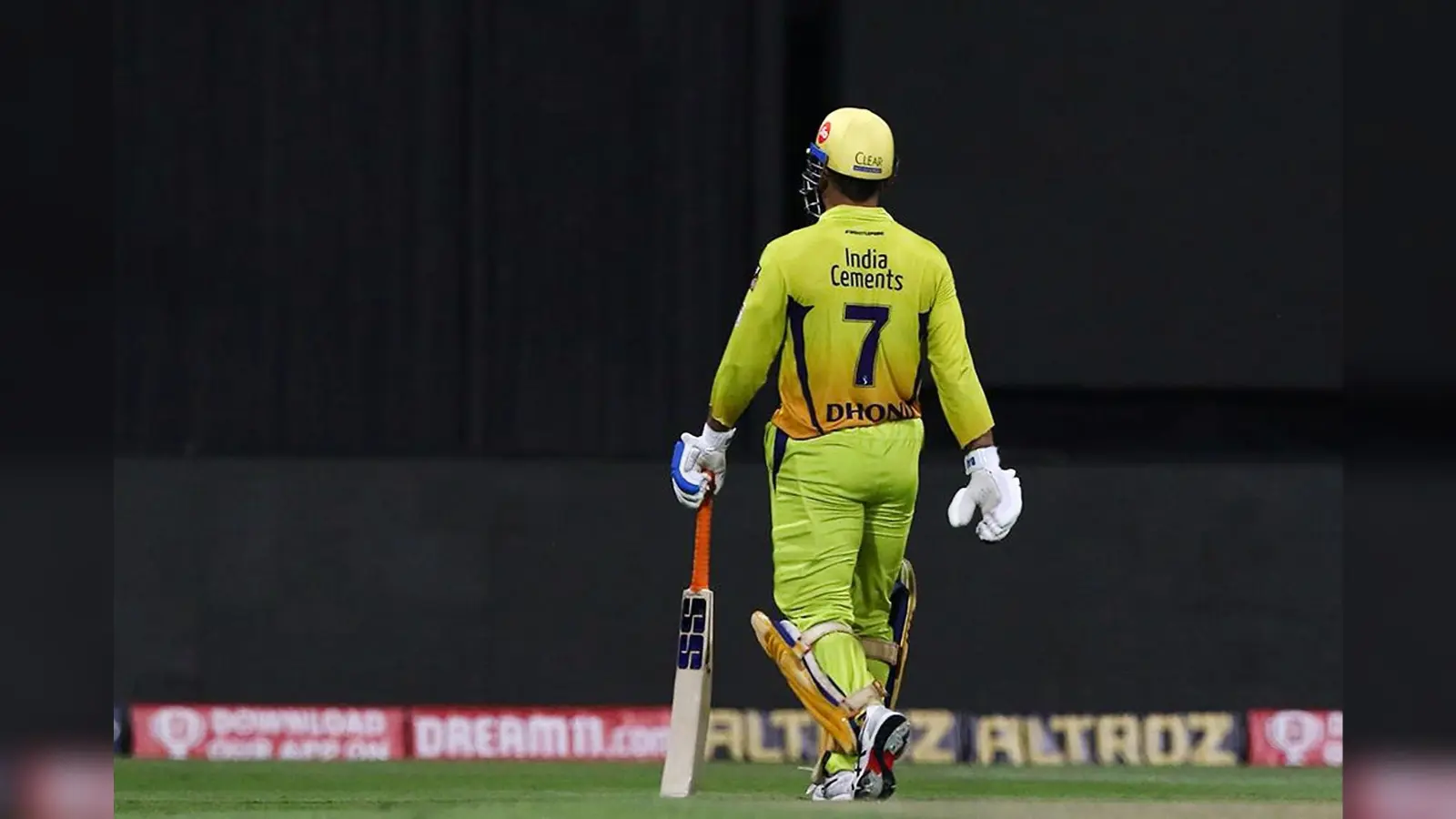 IPL 2021 : धौनी खुद चेन्नई सुपर किंग्स से हो जाएंगे अलग, आकाश चोपड़ा ने किया दावा