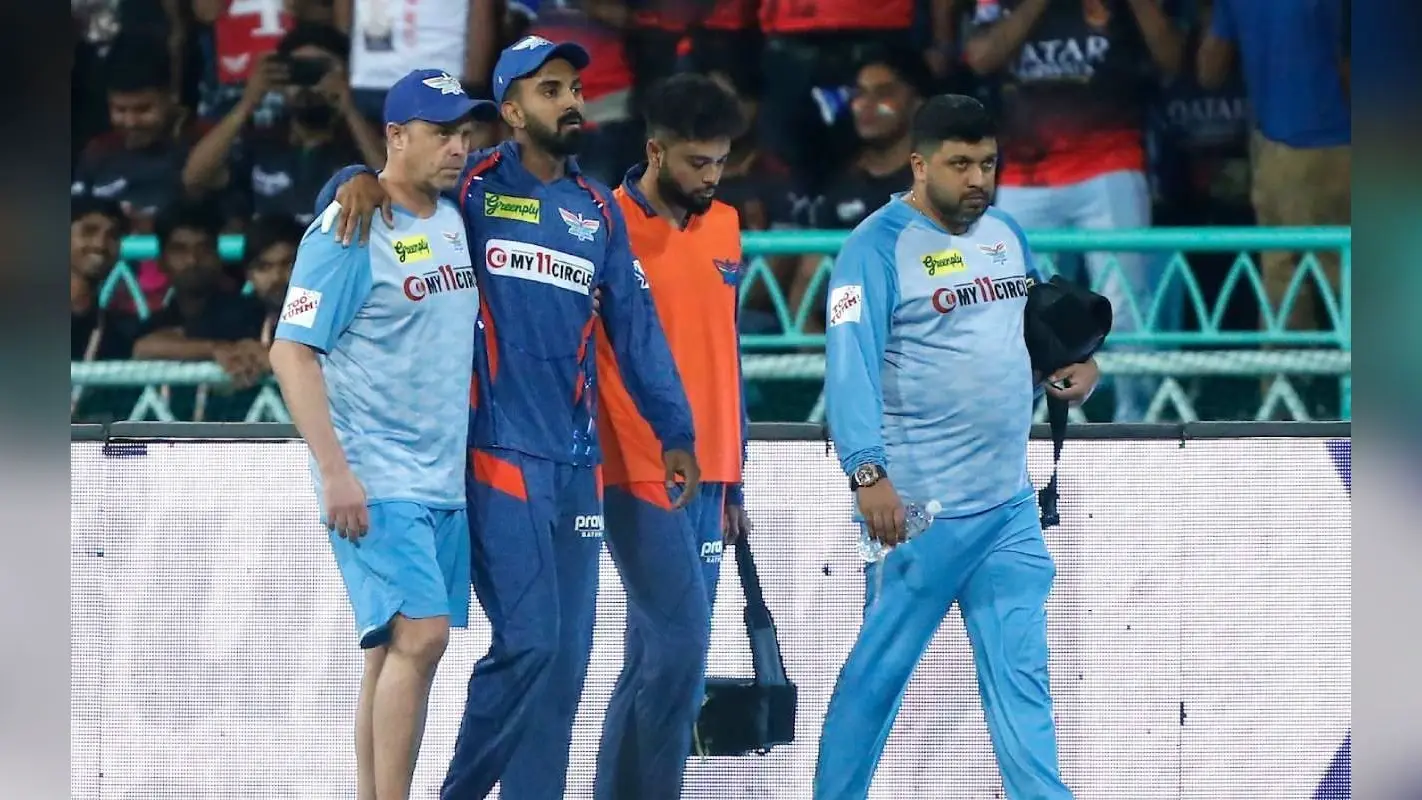LSG vs RCB: केएल राहुल मैच के दौरान हुए चोटिल, मैदान से बाहर गये, लखनऊ को बड़ा झटका
