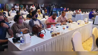 IPL Auction 2021 : कुछ देर में लगेगी बोली, जानें किस खिलाड़ी पर पैसे लुटाना चाहते हैं ये फ्रेंचाइजी
