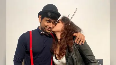 Aamir Khan की बेटी Ira Khan ने बॉयफ्रेंड नूपुर को किया KISS, रोमांटिक तसवीरें सोशल मीडिया पर वायरल