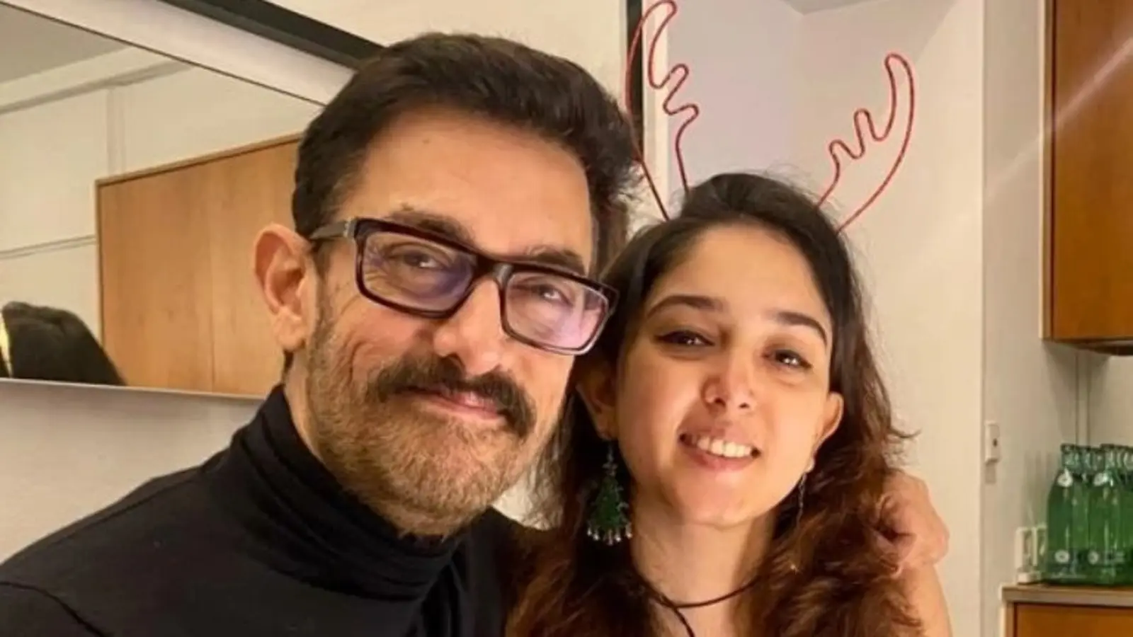 आमिर खान ने बेटी Ira Khan का ऐसे मनाया बर्थडे, बिकिनी पहनकर केक काटती दिखी स्टारकिड, तसवीर वायरल