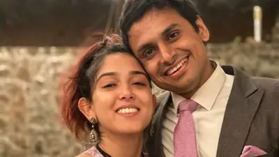Ira Khan Engaged: आयरा खान ने की सगाई, नुपुर शिखरे ने इस अंदाज में स्टारकिड को पहनाई रिंग, फिर किया KISS