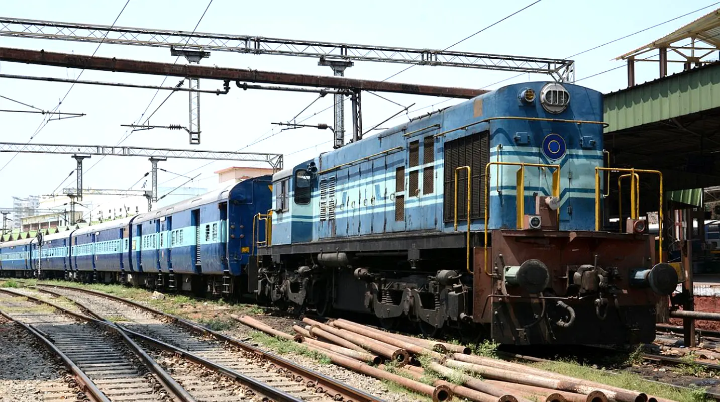 IRCTC/ Indian Railways Latest Updates : आपकी ट्रेन कितने बजे और कहां से खुलेगी, देखें पूरी लिस्ट