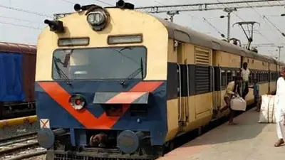 कोडरमा-वैशाली मेमू एक्सप्रेस में आई तकनीकी खराबी, गया जंक्शन सवा दो घंटे देरी से पहुंची, रेलवे ने दूसरी रैक से यात्रियों को कराया रवाना
