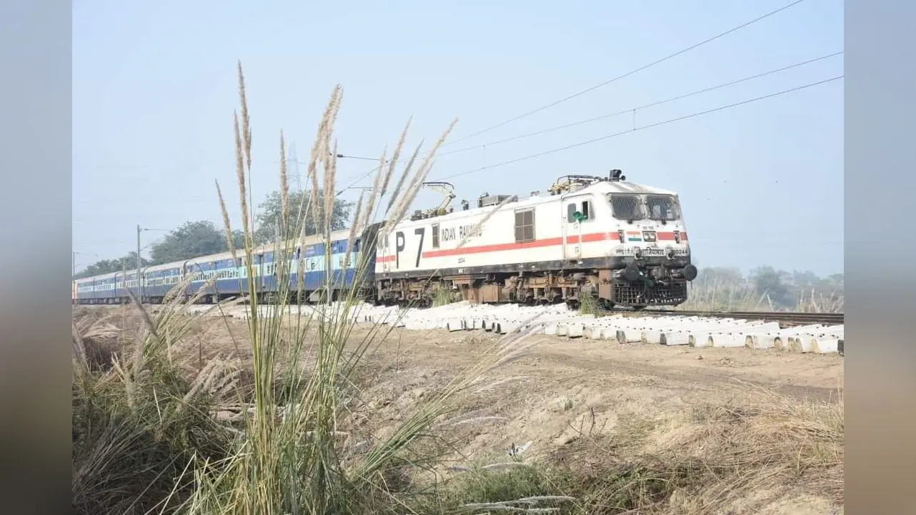 दिवाली-छठ से पहले रेलवे का फैसला, यूपी जाने वालों के लिए इन फेस्टिवल ट्रेनों का होगा परिचालन, List
