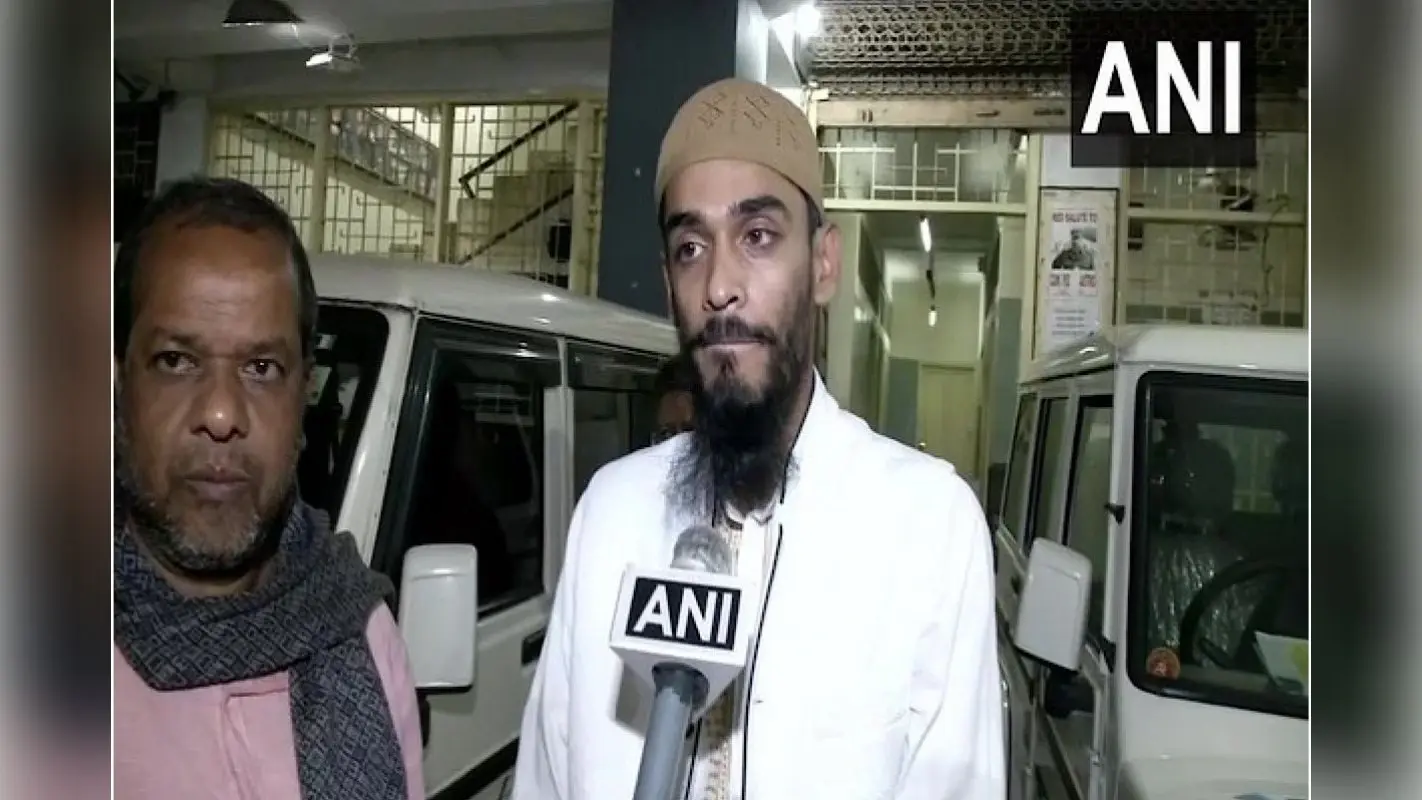 WB News :आइएसएफ विधायक नौशाद समेत तीन को गरफा थाने ने भेजा नोटिस, 72 घंटे के भीतर बयान दर्ज कराने का निर्देश