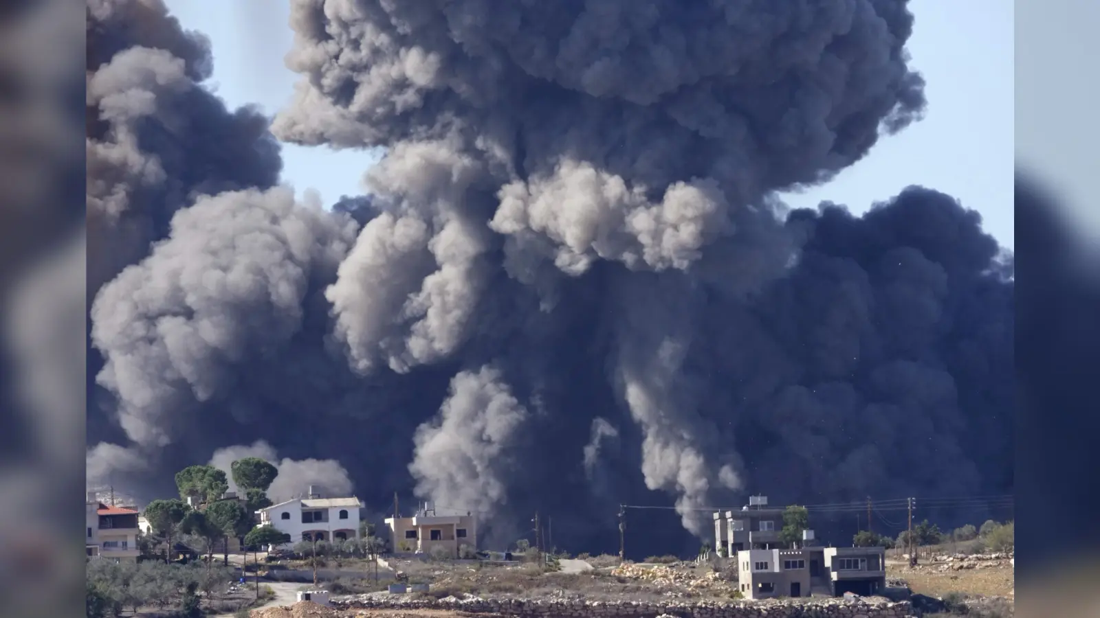 Israel Hamas War: मस्जिद-स्कूल से रॉकेट दाग रहे हैं हमास के लड़ाके, देखें वीडियो