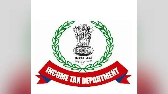 चक्रधरपुर के दो सीमेंट दुकानों में IT का सर्वे जारी, चल- अचल संपत्ति के बारे में हो रही पूछताछ