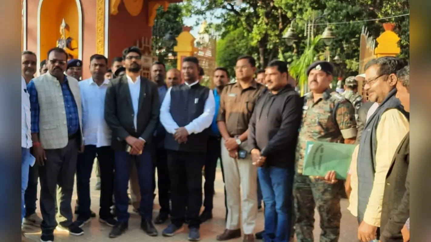 इटखोरी महोत्सव की तैयारियों का जायजा लेने पहुंचे झारखंड के मंत्री सत्यानंद भोक्ता, डीसी ने कही ये बात