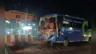 Road Accident: इटावा में भीषण सड़क हादसा, डंपर और बस में जोरदार टक्कर, पांच यात्री घायल, दो की हालत गंभीर