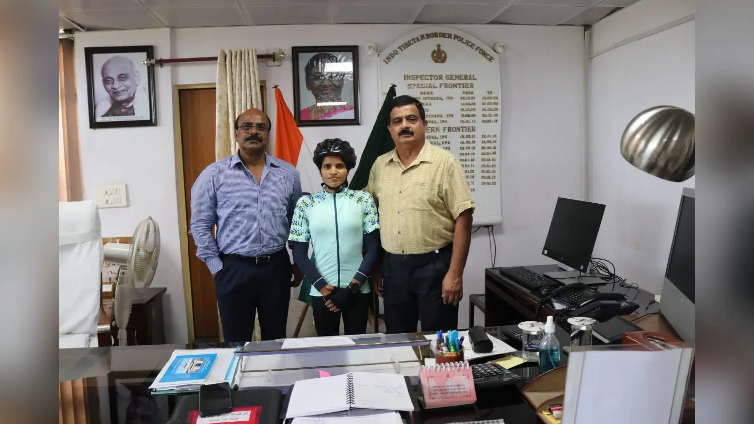 Solo Cyclist Asha Malviya: साइकिल से भारत यात्रा पर निकली आशा मालवीय पहुंची लखनऊ, जानिए कौन हैं ये महिला