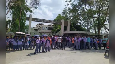 झारखंड : 11वीं के रिजल्ट में गड़बड़ी का आरोप लगा कर जैक कार्यालय पहुंचे सैकड़ों छात्र, रिचेकिंग की मांग