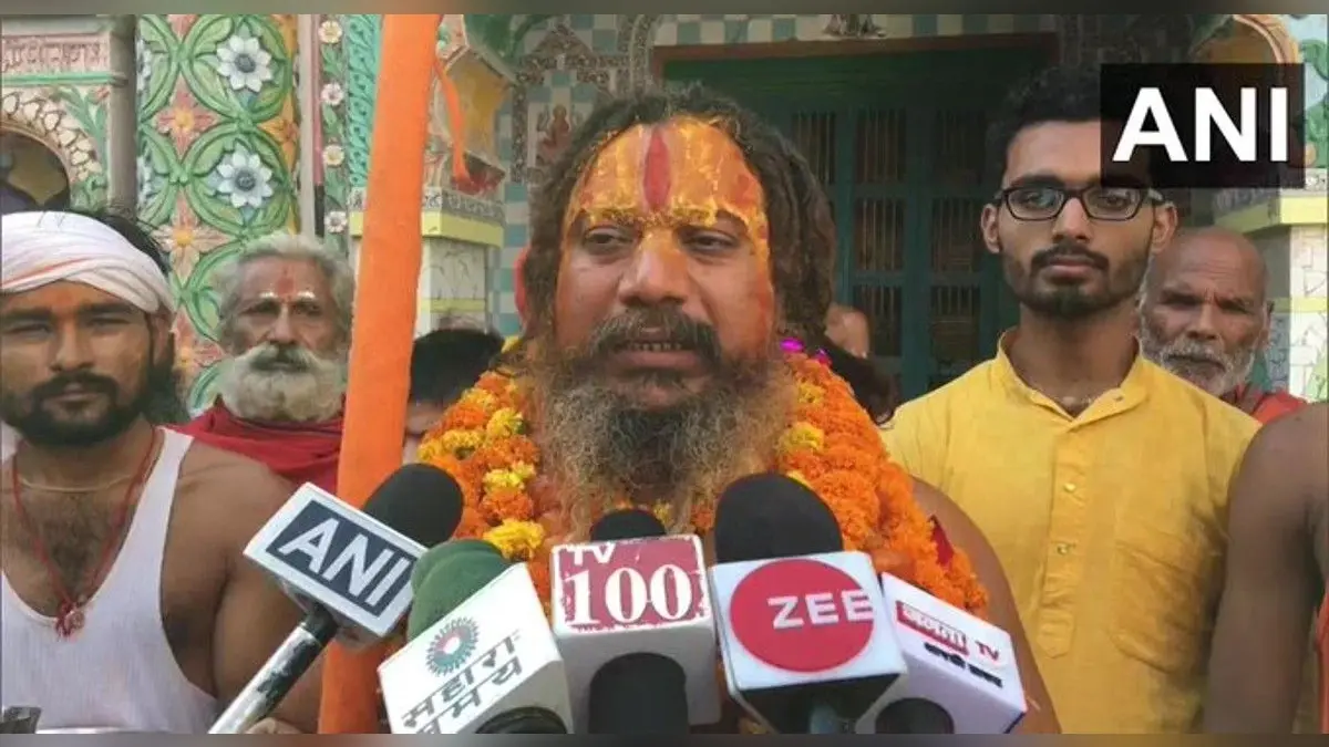 जगद्गुरु परमहंस आचार्य महाराज की विवादास्पद मांग, बोले- 2 अक्टूबर तक भारत घोषित करो हिंदू राष्ट्र वरना…