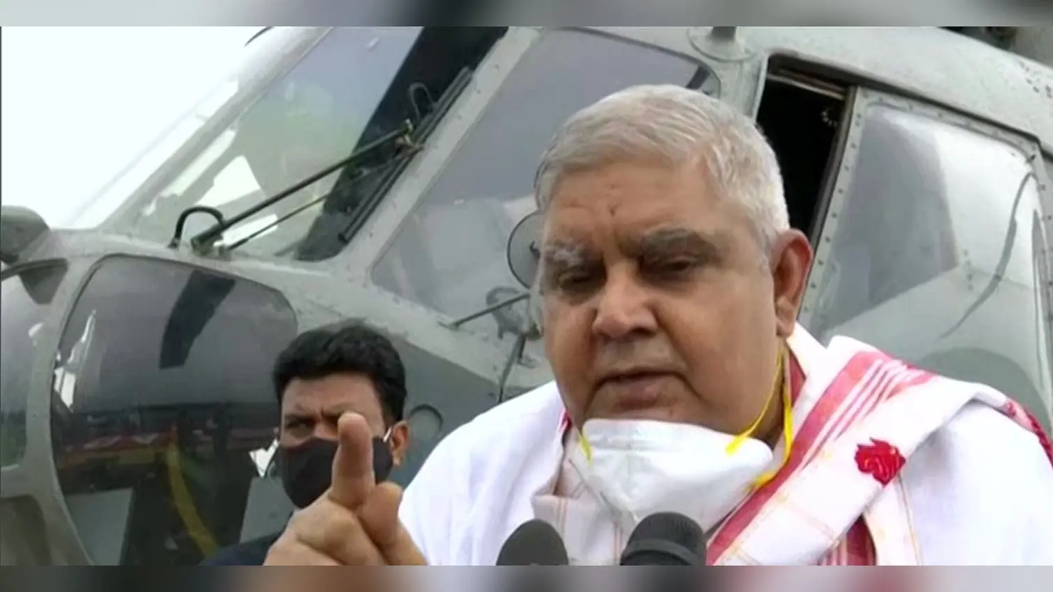 कूचबिहार में बोले धनखड़- संविधान की रक्षा मेरी जिम्मेदारी, लोग बोले- राष्ट्रपति भी ऐसे ही हालात संभालें