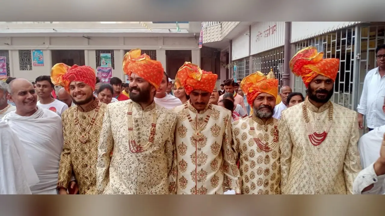 भगवान महावीर के एक स्लोगन ने बदल दी इंजीनियर अविरल जैन की जिंदगी, 30 लाख का पैकेज छोड़ बनेंगे जैन मुनि