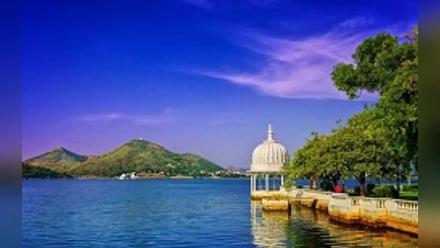 सूर्योदय का शहर और झीलों की नगरी के दर्शनीय स्थल, किसी जन्नत से कम नहीं है ये जगह