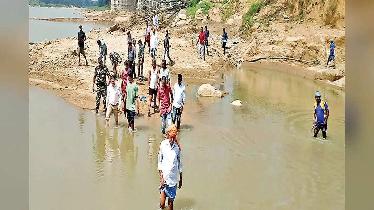 गुमला : सामने आया भ्रष्टाचार, जांच होने तक बंद रहेगा पेयजलापूर्ति भवन का निर्माण कार्य