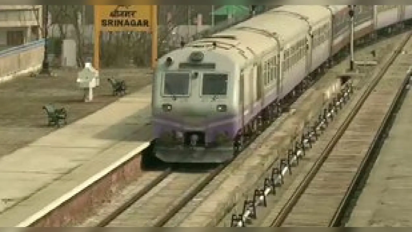 IRCTC Indian Railway News : जम्मू-कश्मीर में एक साल बाद रेल सेवा बहाल, इन रूटों पर फिर से दौड़ी ट्रेनें