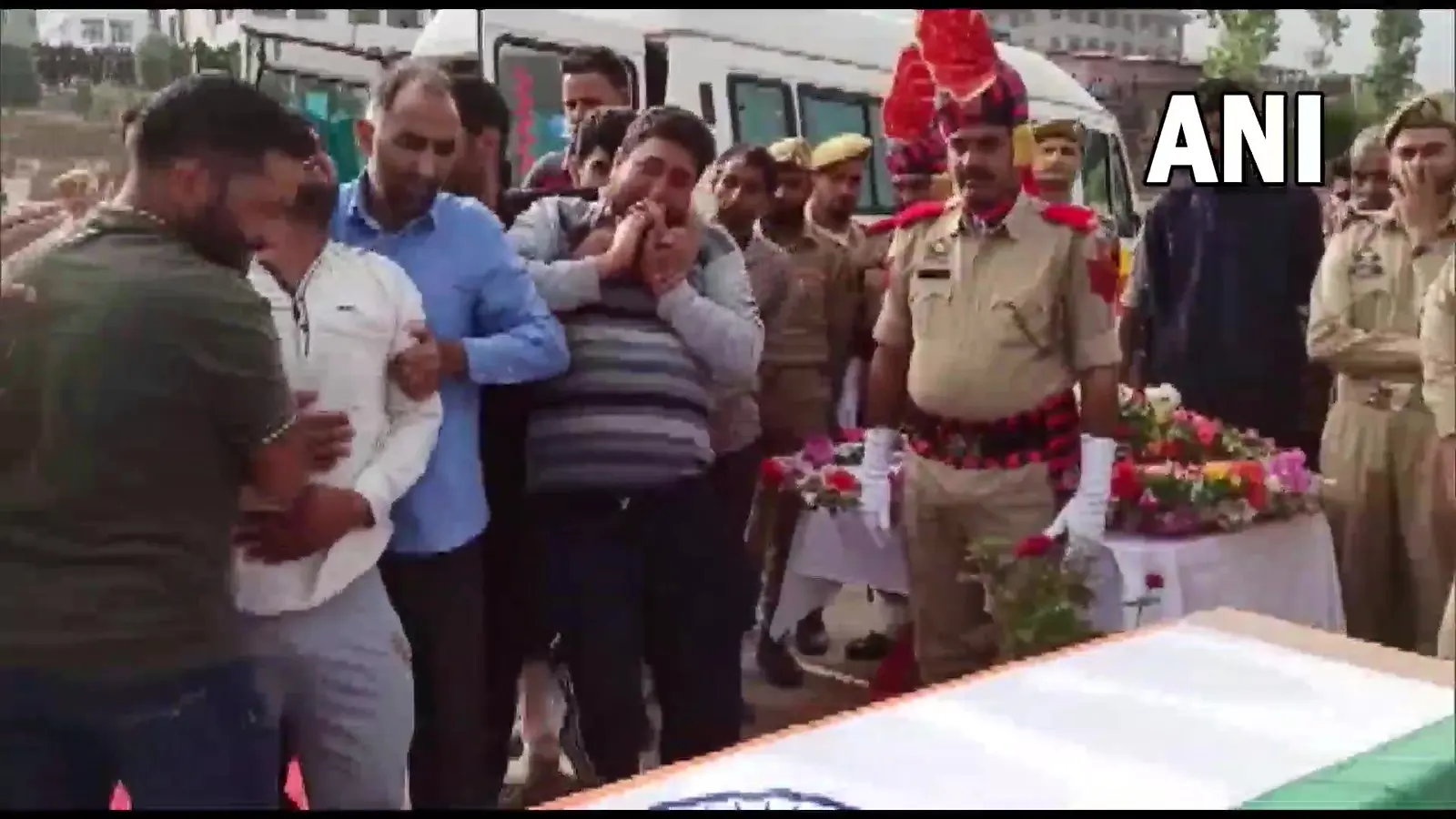 Kashmir Terrorist Attack: स्कूल में आतंकी हमला, प्रिंसिपल और शिक्षक की हत्या, टीआरएफ ने ली हमले की जिम्मेदारी
