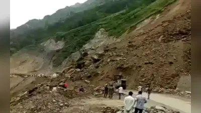 Jammu Kashmir: लैंडस्लाइड से बच्चे की मौत, नेशनल हाईवे बंद, 300 से अधिक वाहन फंसे