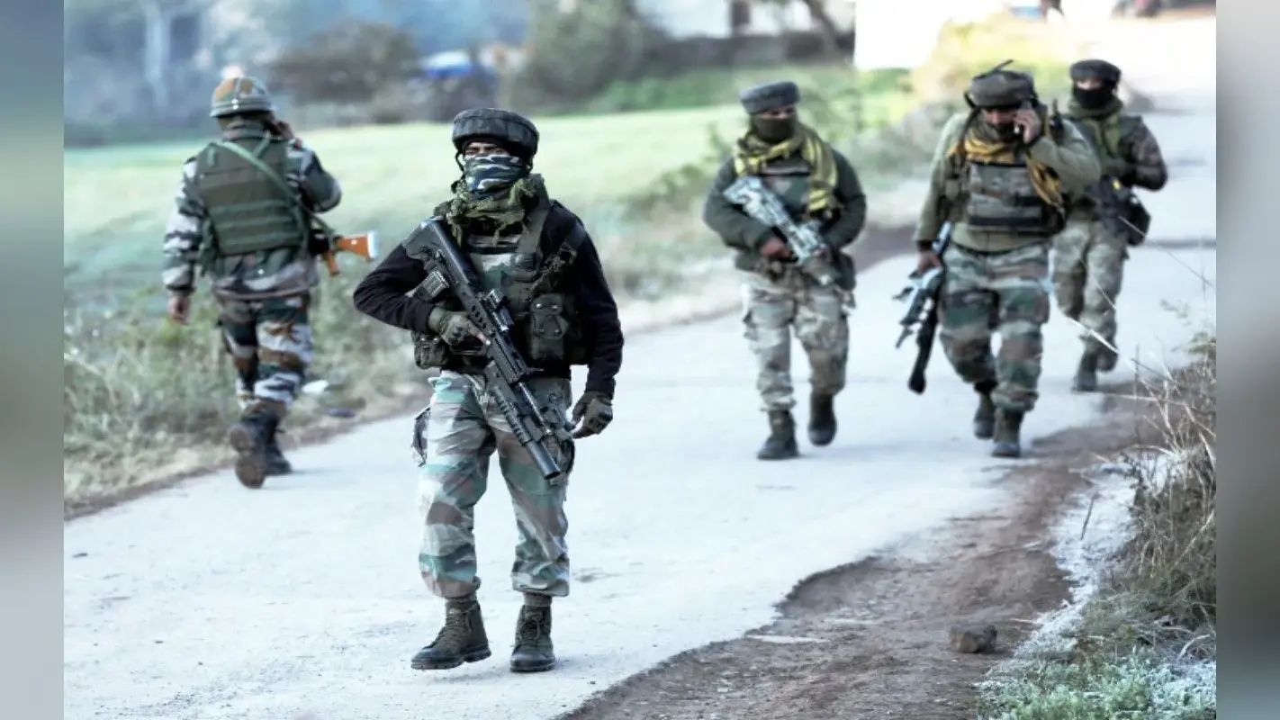 Jammu Kashmir: राजौरी में आतंकियों और सेना के बीच मुठभेड़, 1 आतंकी ढेर, सील किया गया इलाका