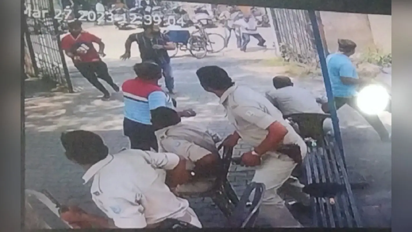 झारखंड: मनप्रीत की हत्या का बदला लेने के लिए जमशेदपुर कोर्ट के गेट पर नवीन पर की गयी थी फायरिंग, 3 अरेस्ट
