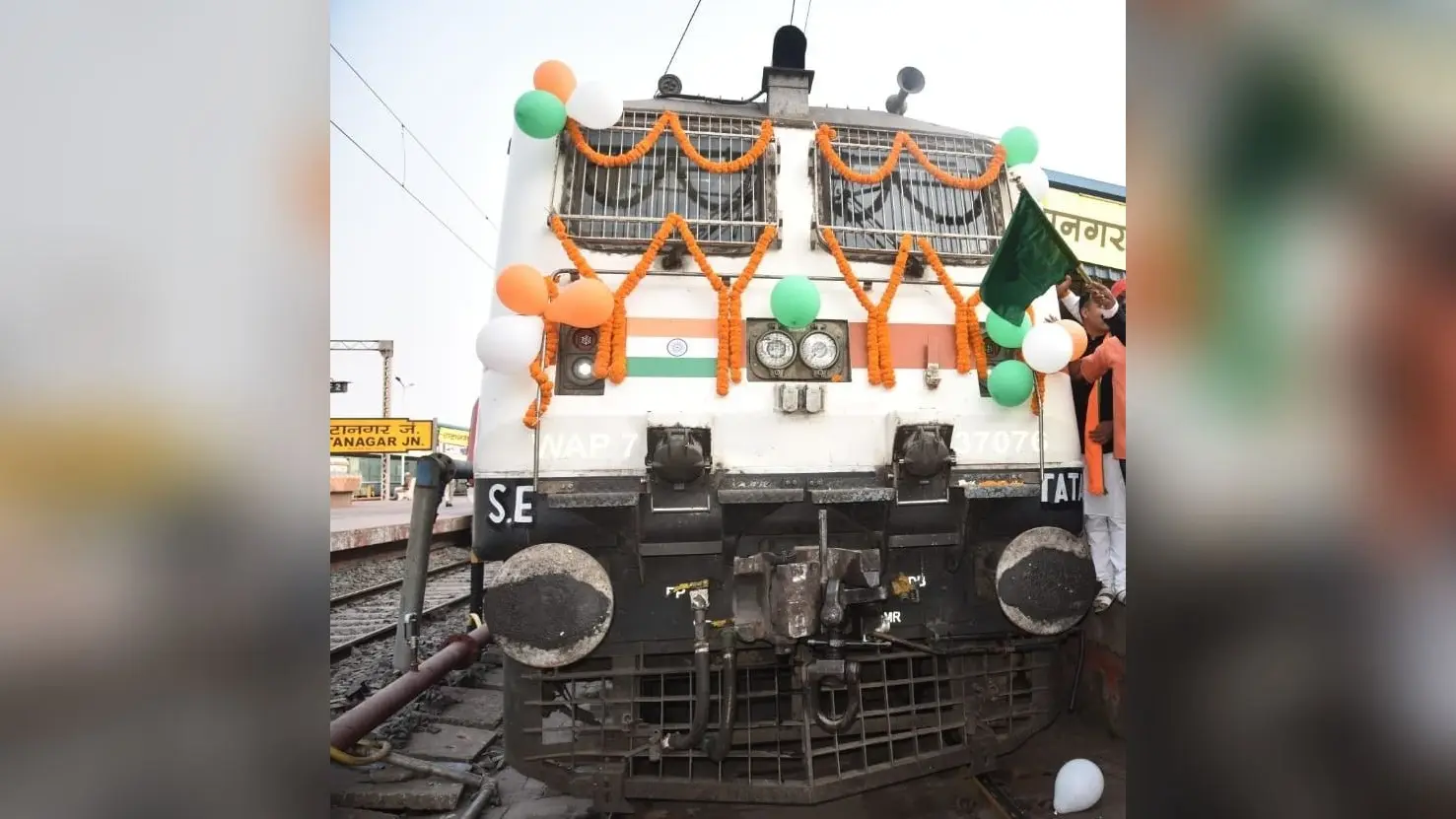 IRCTC/Indian Railways News : टाटा एर्नाकुल एक्सप्रेस स्पेशल ट्रेन से दक्षिण भारत का सफर हुआ आसान, लेकिन टाइम और स्टॉपेज को लेकर यात्रियों की है ये मांग