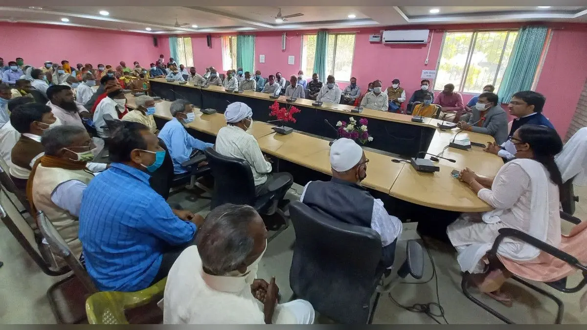 Jharkhand News: जामताड़ा में बुजुर्गों का एकाकीपन दूर करने के लिए Old Age Club का जल्द होगा गठन, तैयारी शुरू