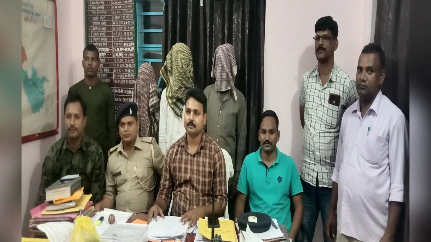 Jharkhand Crime News: जामताड़ा में कार से डकैती करने जा रहे थे 8 बदमाश, हथियार के साथ 3 अरेस्ट