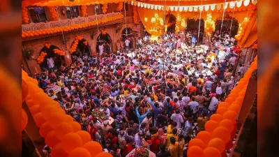 काशी विश्वनाथ मंदिर की तर्ज पर बांके बिहारी मंदिर में होगा क्राउड मैनेजमेंट, पूर्व DGP ने जाना प्लान