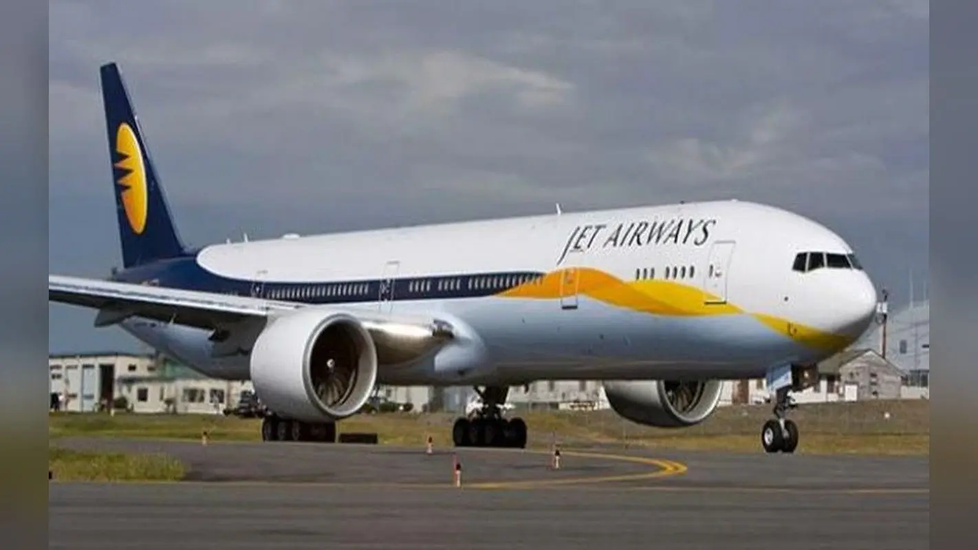 Jet Airways: उड़ान भरने से पहले कंपनी में सैलरी कटौती शुरू, बिना वेतन छुट्टी पर भेजे जाएंगे कई स्टाफ