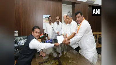बीजेपी के बागी नेता जगदीश शेट्टार ने हुबली-धारवाड़ सेंट्रल और सिद्धारमैया ने वरुणा से नामांकन दाखिल किया