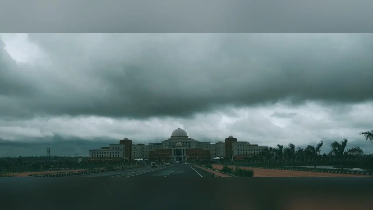 Jharkhand Weather Forecast : झारखंड में चक्रवात का असर कब से होगा कम, क्या आज भी हैं बारिश के आसार